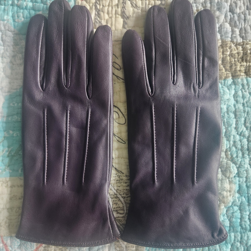 Elegant Purple Leather Driving Gloves